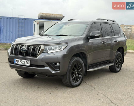 Серый Тойота Ленд Крузер Прадо, объемом двигателя 2.76 л и пробегом 70 тыс. км за 48500 $, фото 4 на Automoto.ua