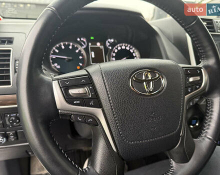 Сірий Тойота Ленд Крузер Прадо, об'ємом двигуна 3.96 л та пробігом 19 тис. км за 58200 $, фото 19 на Automoto.ua