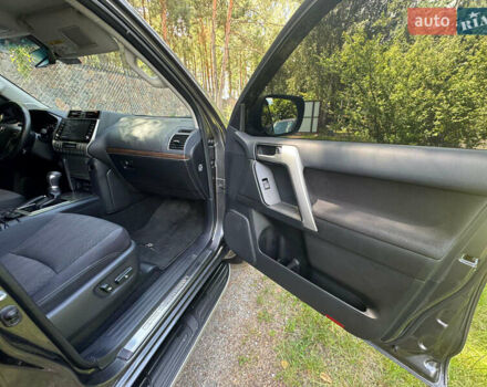 Серый Тойота Ленд Крузер Прадо, объемом двигателя 3.96 л и пробегом 91 тыс. км за 42500 $, фото 19 на Automoto.ua