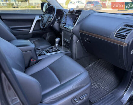 Серый Тойота Ленд Крузер Прадо, объемом двигателя 2.76 л и пробегом 70 тыс. км за 49500 $, фото 6 на Automoto.ua