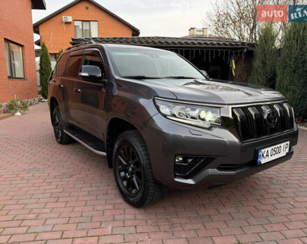 Серый Тойота Ленд Крузер Прадо, объемом двигателя 3.96 л и пробегом 18 тыс. км за 55999 $, фото 2 на Automoto.ua