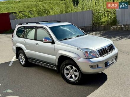 Тойота Ленд Крузер Прадо 2006 у Києві на Automoto.ua Сірий Тойота Ленд Крузер Прадо, об'ємом двигуна 4 л та пробігом 278 тис. км за 15200 $, фото 1 на Automoto.ua
