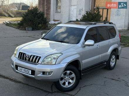 Серый Тойота Ленд Крузер Прадо, объемом двигателя 4 л и пробегом 299 тыс. км за 12999 $, фото 1 на Automoto.ua