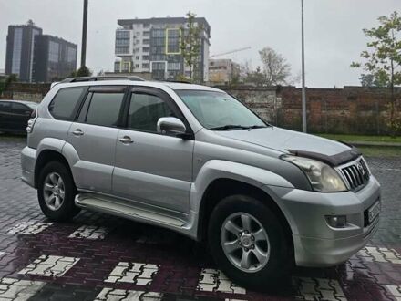 Серый Тойота Ленд Крузер Прадо, объемом двигателя 4 л и пробегом 335 тыс. км за 11550 $, фото 1 на Automoto.ua