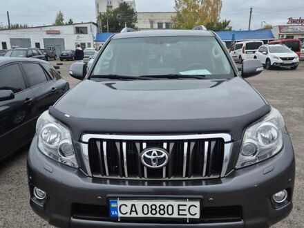 Тойота Ленд Крузер Прадо 2010 у Черкасах на Automoto.ua Сірий Тойота Ленд Крузер Прадо, об'ємом двигуна 3.96 л та пробігом 233 тис. км за 21950 $, фото 1 на Automoto.ua
