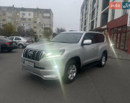 Серый Тойота Ленд Крузер Прадо, объемом двигателя 2.8 л и пробегом 144 тыс. км за 37000 $, фото 1 на Automoto.ua