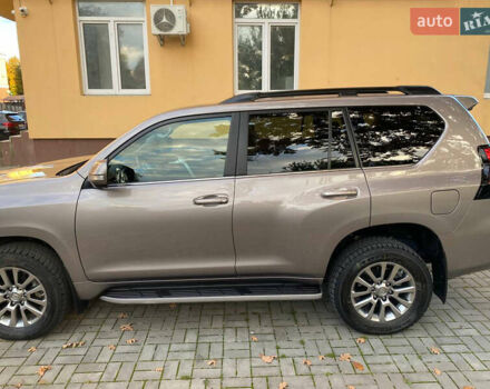 Тойота Ленд Крузер Прадо 2020 в Каменце-Подольском на Automoto.ua Серый Тойота Ленд Крузер Прадо, объемом двигателя 3.96 л и пробегом 60 тыс. км за 45000 $, фото 1 на Automoto.ua