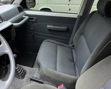 Белый Тойота Ленд Крузер, объемом двигателя 4.47 л и пробегом 321 тыс. км за 17000 $, фото 10 на Automoto.ua