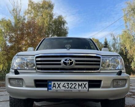 Белый Тойота Ленд Крузер, объемом двигателя 4.48 л и пробегом 330 тыс. км за 14500 $, фото 7 на Automoto.ua