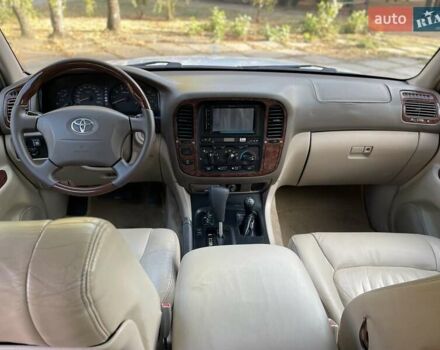 Білий Тойота Ленд Крузер, об'ємом двигуна 4.48 л та пробігом 330 тис. км за 15000 $, фото 17 на Automoto.ua