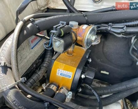 Белый Тойота Ленд Крузер, объемом двигателя 4.5 л и пробегом 352 тыс. км за 10000 $, фото 13 на Automoto.ua