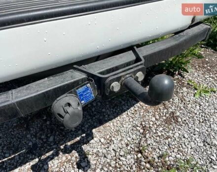 Белый Тойота Ленд Крузер, объемом двигателя 4.5 л и пробегом 352 тыс. км за 10000 $, фото 10 на Automoto.ua