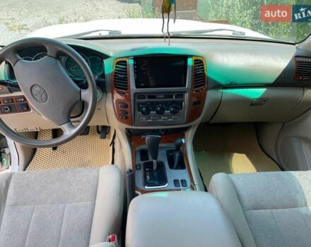 Белый Тойота Ленд Крузер, объемом двигателя 4.5 л и пробегом 352 тыс. км за 10000 $, фото 9 на Automoto.ua