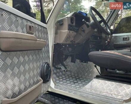 Белый Тойота Ленд Крузер, объемом двигателя 4.2 л и пробегом 137 тыс. км за 44900 $, фото 21 на Automoto.ua