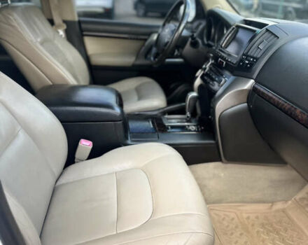 Белый Тойота Ленд Крузер, объемом двигателя 0 л и пробегом 160 тыс. км за 23500 $, фото 25 на Automoto.ua