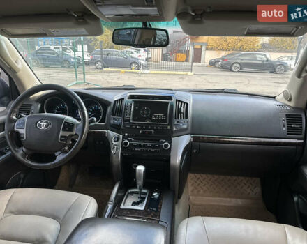 Белый Тойота Ленд Крузер, объемом двигателя 0 л и пробегом 160 тыс. км за 23500 $, фото 19 на Automoto.ua