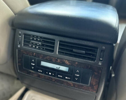 Белый Тойота Ленд Крузер, объемом двигателя 5.7 л и пробегом 160 тыс. км за 23500 $, фото 18 на Automoto.ua