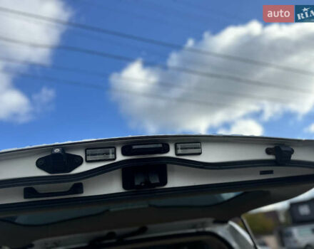 Белый Тойота Ленд Крузер, объемом двигателя 0 л и пробегом 160 тыс. км за 23500 $, фото 16 на Automoto.ua