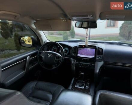 Білий Тойота Ленд Крузер, об'ємом двигуна 4.46 л та пробігом 280 тис. км за 27500 $, фото 6 на Automoto.ua
