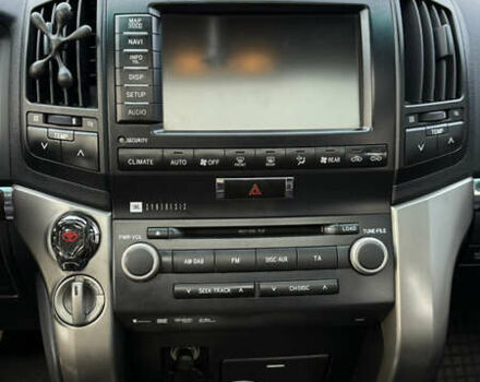 Білий Тойота Ленд Крузер, об'ємом двигуна 4.66 л та пробігом 155 тис. км за 31300 $, фото 16 на Automoto.ua