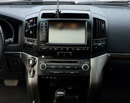 Білий Тойота Ленд Крузер, об'ємом двигуна 4.66 л та пробігом 155 тис. км за 31300 $, фото 15 на Automoto.ua