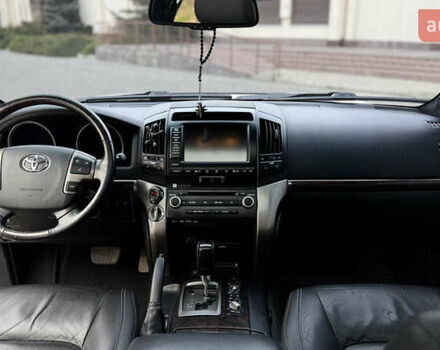 Білий Тойота Ленд Крузер, об'ємом двигуна 4.66 л та пробігом 155 тис. км за 31300 $, фото 17 на Automoto.ua