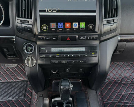 Білий Тойота Ленд Крузер, об'ємом двигуна 4 л та пробігом 240 тис. км за 30000 $, фото 21 на Automoto.ua