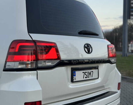 Білий Тойота Ленд Крузер, об'ємом двигуна 4 л та пробігом 240 тис. км за 30000 $, фото 9 на Automoto.ua