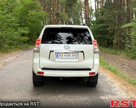 Белый Тойота Ленд Крузер, объемом двигателя 4 л и пробегом 210 тыс. км за 30000 $, фото 4 на Automoto.ua