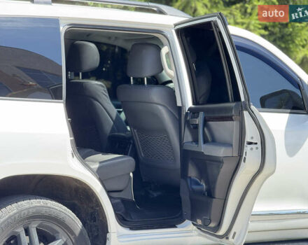 Белый Тойота Ленд Крузер, объемом двигателя 4.46 л и пробегом 253 тыс. км за 28500 $, фото 29 на Automoto.ua