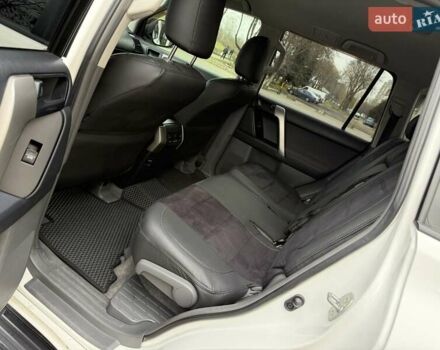 Білий Тойота Ленд Крузер, об'ємом двигуна 2.69 л та пробігом 157 тис. км за 24300 $, фото 21 на Automoto.ua