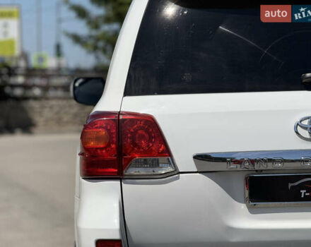 Белый Тойота Ленд Крузер, объемом двигателя 4.46 л и пробегом 253 тыс. км за 28500 $, фото 11 на Automoto.ua