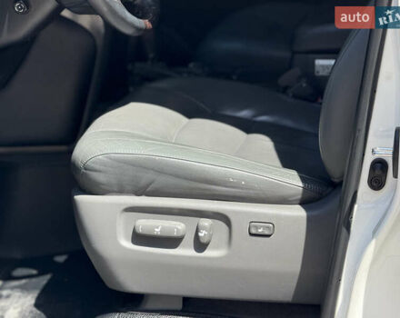 Белый Тойота Ленд Крузер, объемом двигателя 4.46 л и пробегом 253 тыс. км за 28500 $, фото 40 на Automoto.ua