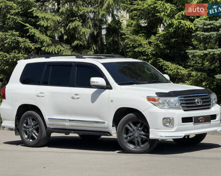Белый Тойота Ленд Крузер, объемом двигателя 4.46 л и пробегом 253 тыс. км за 28500 $, фото 1 на Automoto.ua