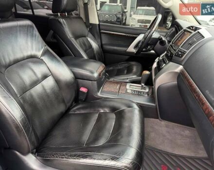 Белый Тойота Ленд Крузер, объемом двигателя 4.5 л и пробегом 213 тыс. км за 30500 $, фото 19 на Automoto.ua