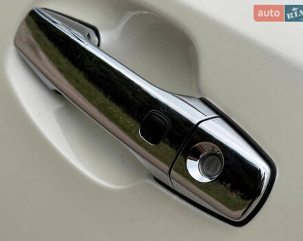 Белый Тойота Ленд Крузер, объемом двигателя 4.5 л и пробегом 228 тыс. км за 27900 $, фото 19 на Automoto.ua