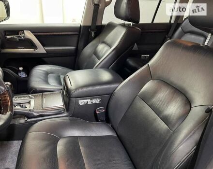 Белый Тойота Ленд Крузер, объемом двигателя 4.6 л и пробегом 158 тыс. км за 34500 $, фото 13 на Automoto.ua