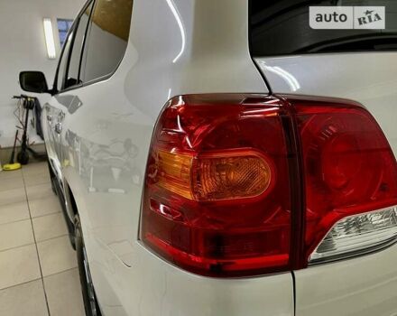 Белый Тойота Ленд Крузер, объемом двигателя 4.6 л и пробегом 158 тыс. км за 34500 $, фото 5 на Automoto.ua