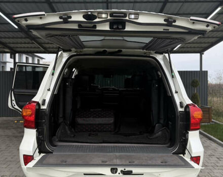 Белый Тойота Ленд Крузер, объемом двигателя 4.46 л и пробегом 276 тыс. км за 34500 $, фото 8 на Automoto.ua