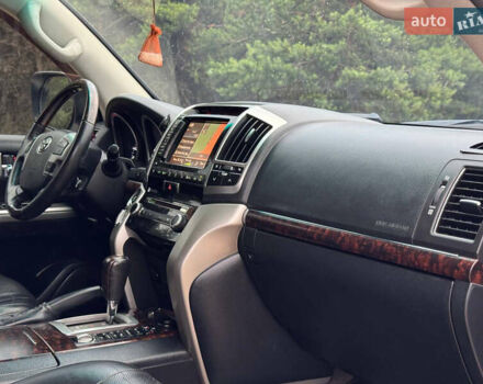 Белый Тойота Ленд Крузер, объемом двигателя 4.5 л и пробегом 228 тыс. км за 27900 $, фото 60 на Automoto.ua