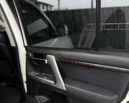 Белый Тойота Ленд Крузер, объемом двигателя 4.46 л и пробегом 276 тыс. км за 34500 $, фото 11 на Automoto.ua