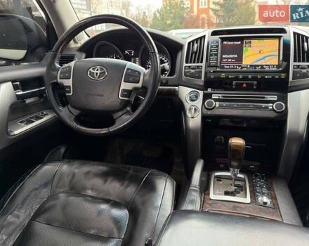 Белый Тойота Ленд Крузер, объемом двигателя 4.5 л и пробегом 213 тыс. км за 30500 $, фото 29 на Automoto.ua