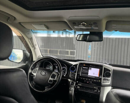 Белый Тойота Ленд Крузер, объемом двигателя 4.46 л и пробегом 276 тыс. км за 34500 $, фото 14 на Automoto.ua