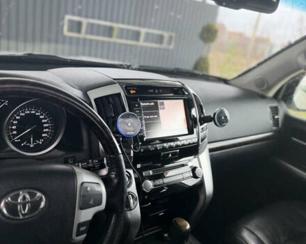 Белый Тойота Ленд Крузер, объемом двигателя 4.46 л и пробегом 276 тыс. км за 34500 $, фото 19 на Automoto.ua