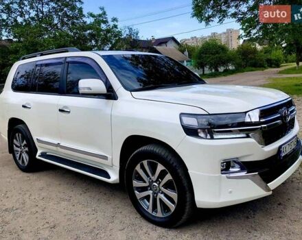Белый Тойота Ленд Крузер, объемом двигателя 4.46 л и пробегом 180 тыс. км за 28999 $, фото 2 на Automoto.ua