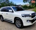 Белый Тойота Ленд Крузер, объемом двигателя 4.46 л и пробегом 180 тыс. км за 28999 $, фото 2 на Automoto.ua