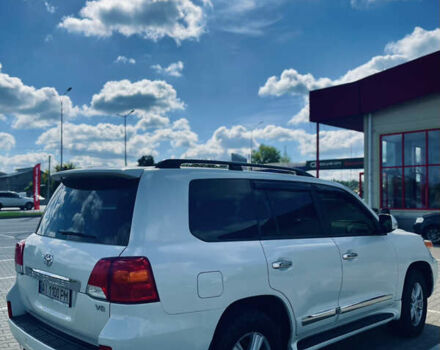 Белый Тойота Ленд Крузер, объемом двигателя 4.46 л и пробегом 302 тыс. км за 28000 $, фото 6 на Automoto.ua