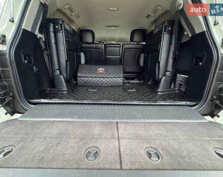 Белый Тойота Ленд Крузер, объемом двигателя 4.5 л и пробегом 228 тыс. км за 27900 $, фото 49 на Automoto.ua