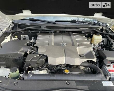 Белый Тойота Ленд Крузер, объемом двигателя 4.6 л и пробегом 158 тыс. км за 34500 $, фото 15 на Automoto.ua