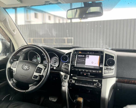 Белый Тойота Ленд Крузер, объемом двигателя 4.46 л и пробегом 276 тыс. км за 34500 $, фото 15 на Automoto.ua